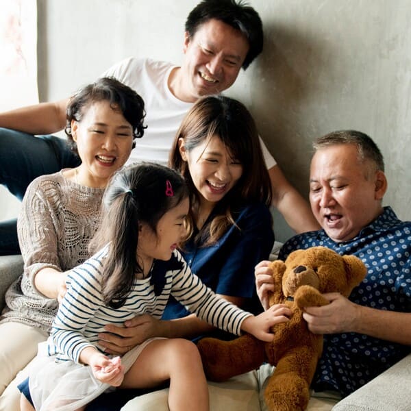 Diện F3: Cha mẹ bảo lãnh con có gia đình